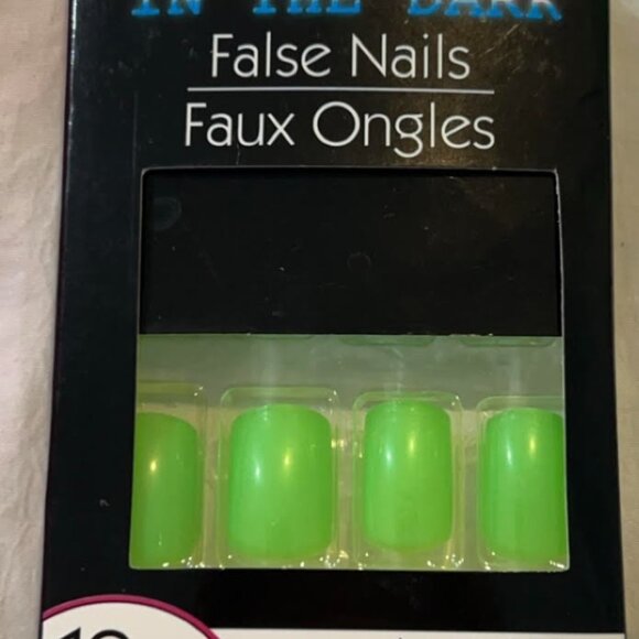 Neon Green Nail Set NIB New in Box - Picture 1 of 4